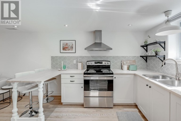 12 PEEL STREET S, Hamilton (Strathcona), Ontario, L9H3E2