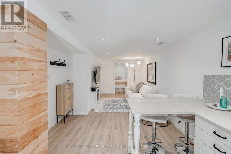12 PEEL STREET S, Hamilton (Strathcona), Ontario, L9H3E2