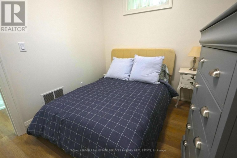 1413 QUEEN VICTORIA AVENUE, Mississauga (Lorne Park), Ontario, L5H3H2