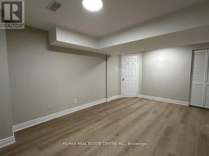 BSMT - 5418 LOONLAKE AVENUE, Mississauga (East Credit), Ontario, L5V2E1