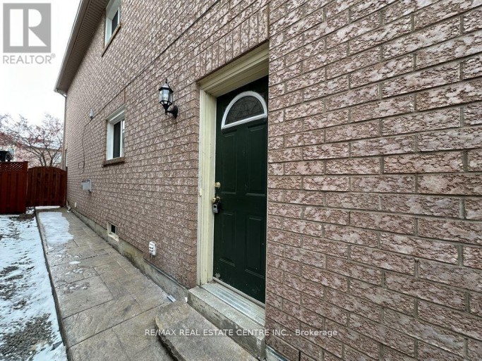 BSMT - 5418 LOONLAKE AVENUE, Mississauga (East Credit), Ontario, L5V2E1