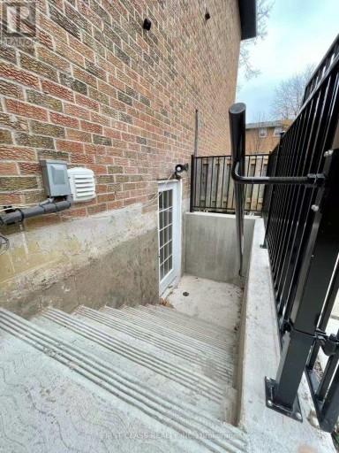 BASEMENT - 2100 DUNVEGAN AVENUE, Oakville (FD Ford), Ontario, L6J6N5