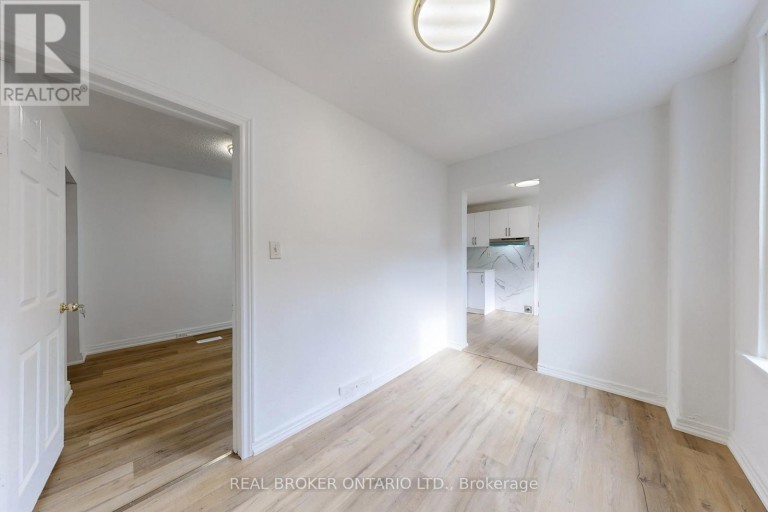 MAIN - 102 BOWIE AVENUE, Toronto (Briar Hill-Belgravia), Ontario, M6E2P7