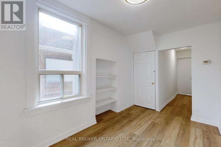 MAIN - 102 BOWIE AVENUE, Toronto (Briar Hill-Belgravia), Ontario, M6E2P7