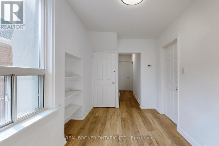 MAIN - 102 BOWIE AVENUE, Toronto (Briar Hill-Belgravia), Ontario, M6E2P7