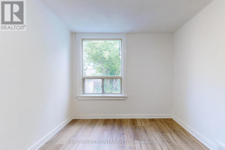 MAIN - 102 BOWIE AVENUE, Toronto (Briar Hill-Belgravia), Ontario, M6E2P7