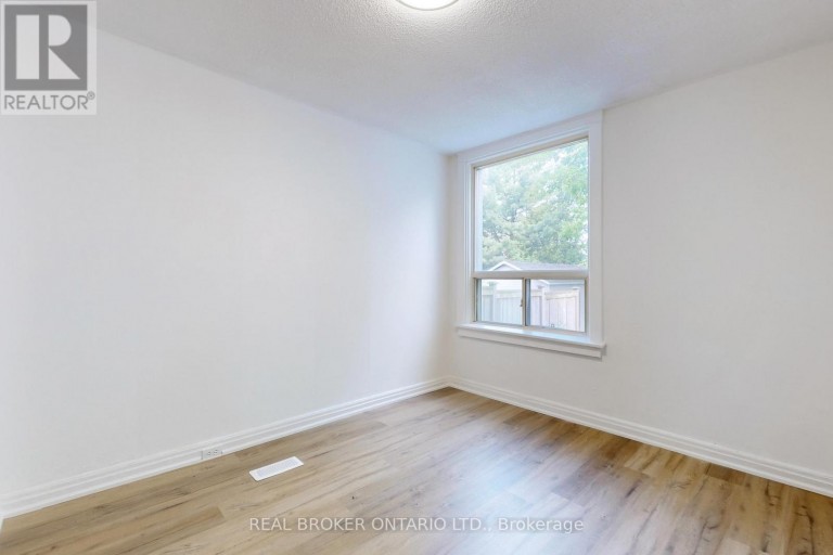 MAIN - 102 BOWIE AVENUE, Toronto (Briar Hill-Belgravia), Ontario, M6E2P7