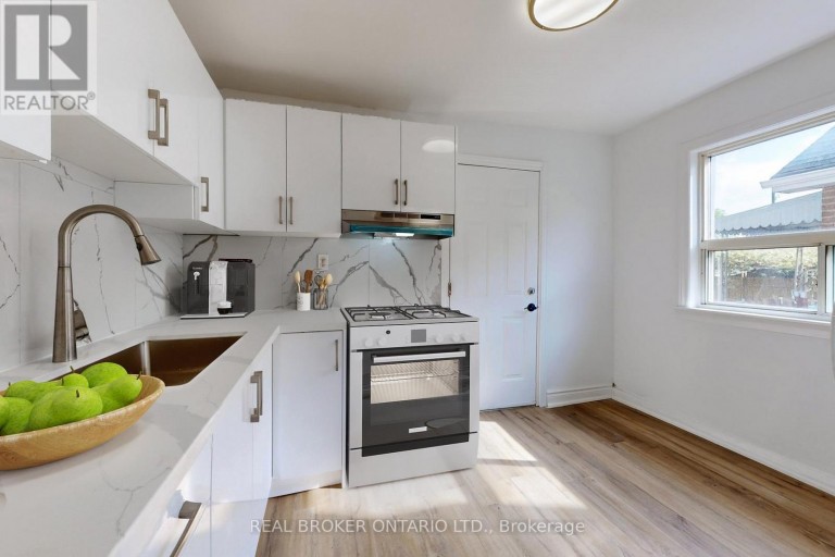 MAIN - 102 BOWIE AVENUE, Toronto (Briar Hill-Belgravia), Ontario, M6E2P7