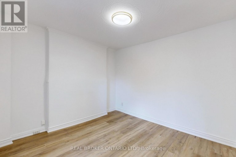 MAIN - 102 BOWIE AVENUE, Toronto (Briar Hill-Belgravia), Ontario, M6E2P7