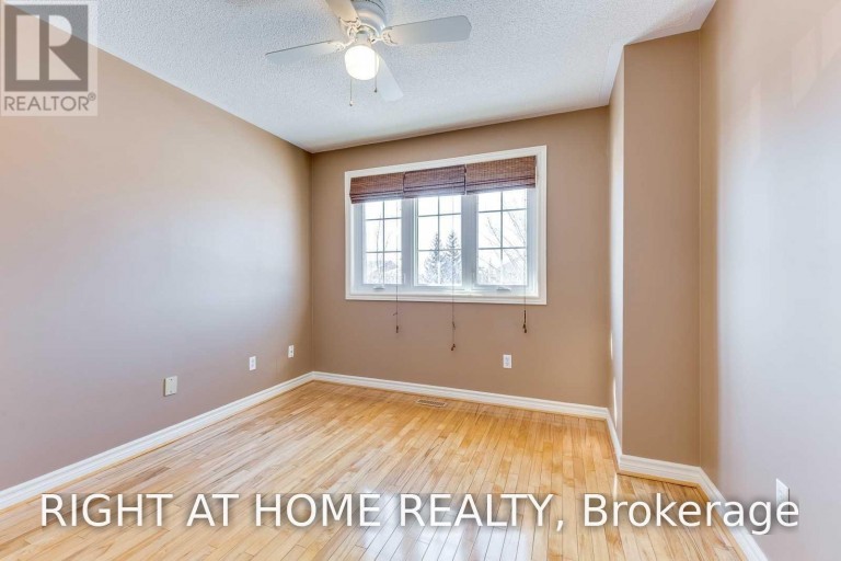 96 HOWELL ROAD, Oakville (RO River Oaks), Ontario, L6H5Z4