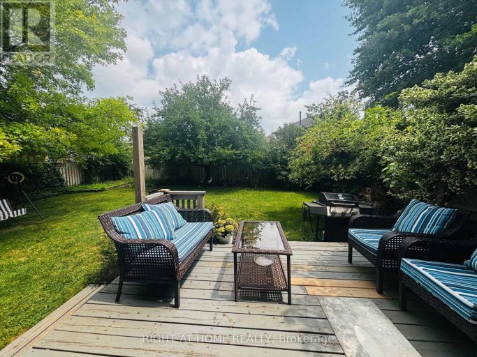 96 HOWELL ROAD, Oakville (RO River Oaks), Ontario, L6H5Z4