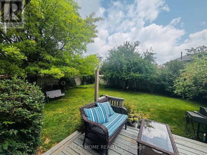 96 HOWELL ROAD, Oakville (RO River Oaks), Ontario, L6H5Z4