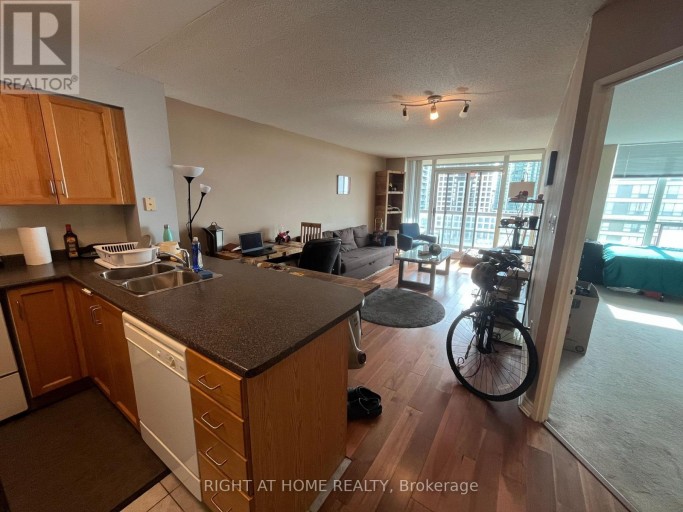 906 - 156 ENFIELD PLACE, Mississauga (Cooksville), Ontario, L5B4L8