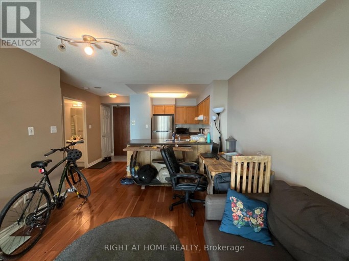 906 - 156 ENFIELD PLACE, Mississauga (Cooksville), Ontario, L5B4L8