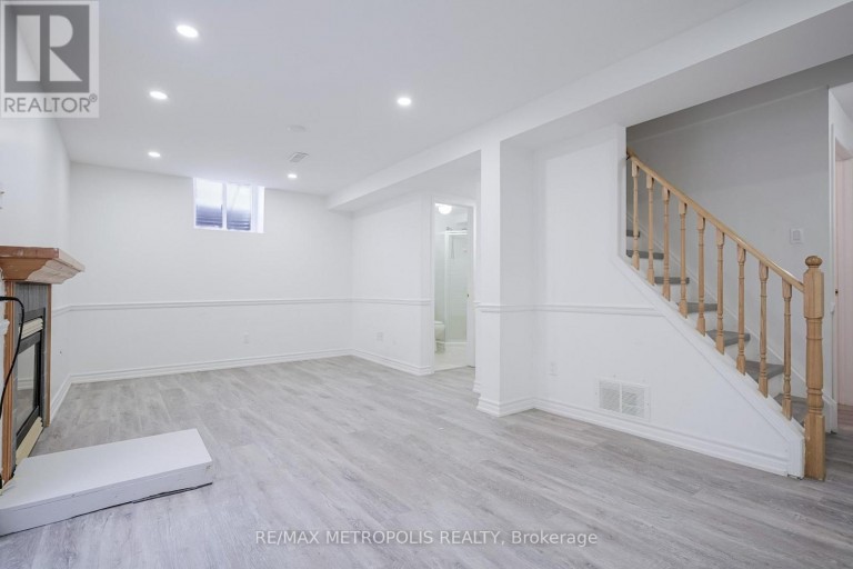 BSMT - 570 SPRINGVIEW DRIVE, Pickering (Amberlea), Ontario, L1V4X2
