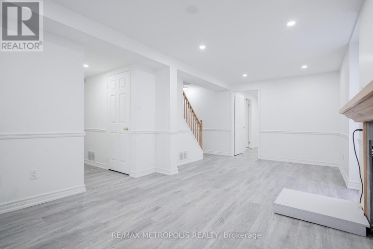 BSMT - 570 SPRINGVIEW DRIVE, Pickering (Amberlea), Ontario, L1V4X2