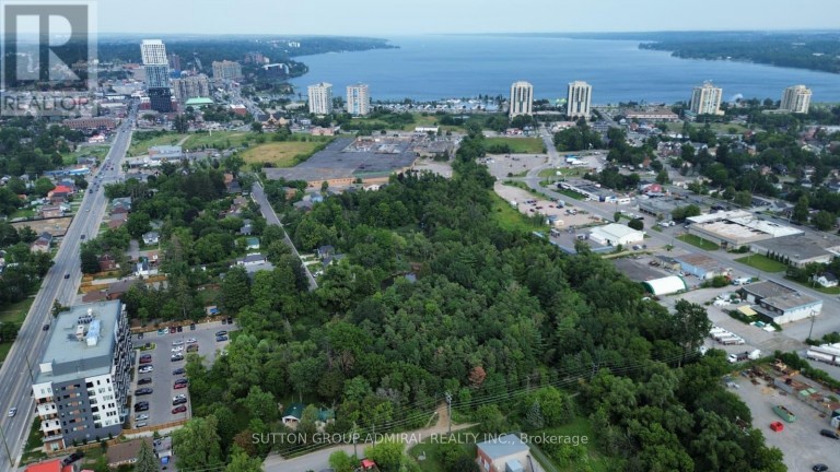 A - 3 BOYS STREET S, Barrie (Queen's Park), Ontario, L4N1Z5