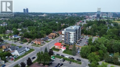 A - 3 BOYS STREET S Barrie (Queen's Park) Ontario photo 15