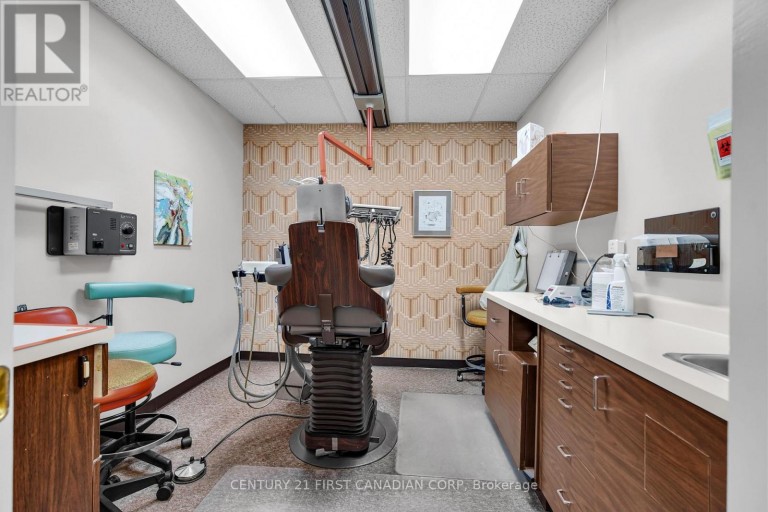 700 YORK STREET, London East (East L), Ontario, N5W2S8