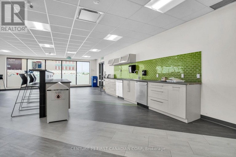 700 YORK STREET, London East (East L), Ontario, N5W2S8
