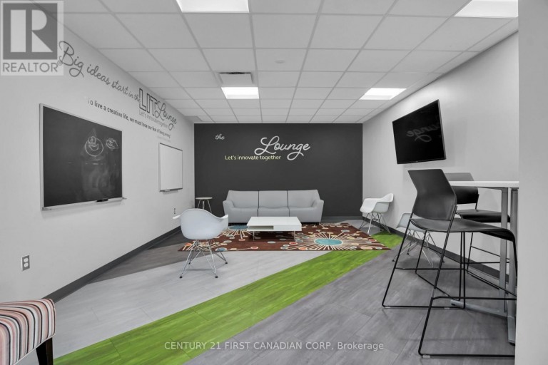 700 YORK STREET, London East (East L), Ontario, N5W2S8