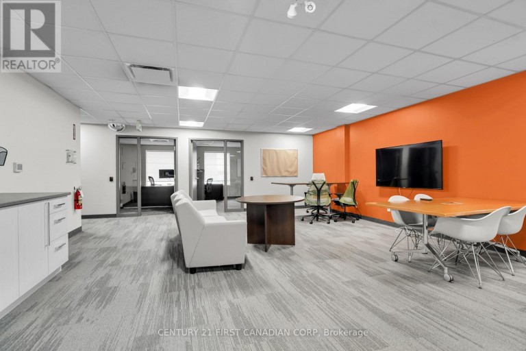 700 YORK STREET, London East (East L), Ontario, N5W2S8