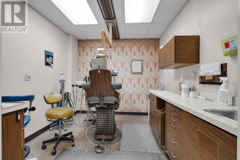 700 YORK STREET, London East (East L), Ontario, N5W2S8