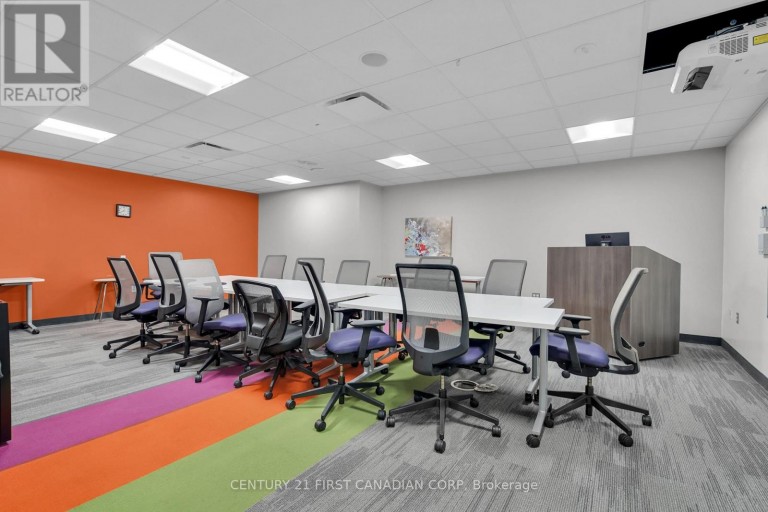 700 YORK STREET, London East (East L), Ontario, N5W2S8