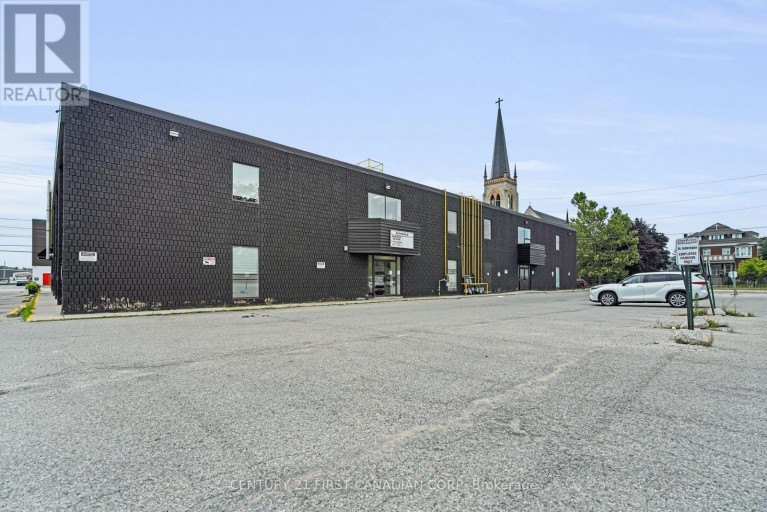 700 YORK STREET, London East (East L), Ontario, N5W2S8