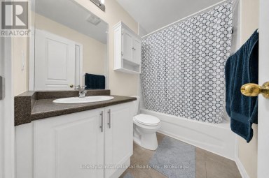 87 - 88 DECORSO DRIVE Guelph (Kortright East) Ontario photo 16