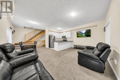 87 - 88 DECORSO DRIVE Guelph (Kortright East) Ontario photo 4