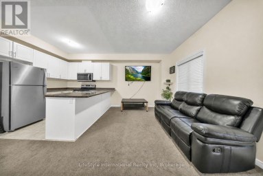 87 - 88 DECORSO DRIVE Guelph (Kortright East) Ontario photo 5