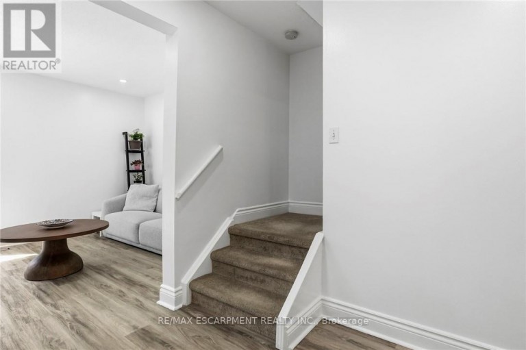 16 - 1420 GARTH STREET, Hamilton (Falkirk), Ontario, L9B1R6