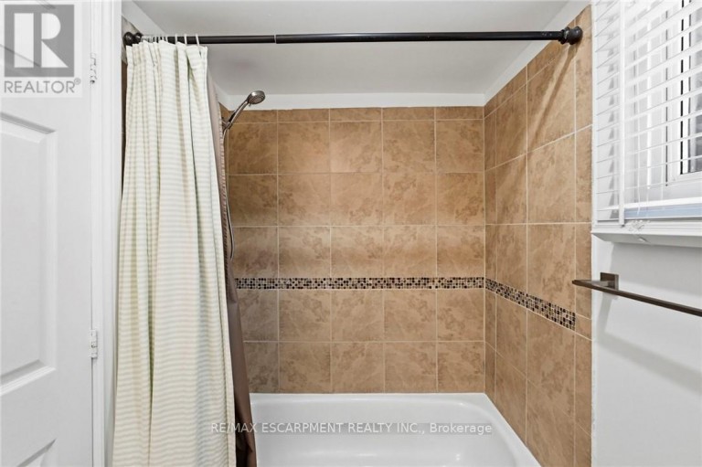 16 - 1420 GARTH STREET, Hamilton (Falkirk), Ontario, L9B1R6