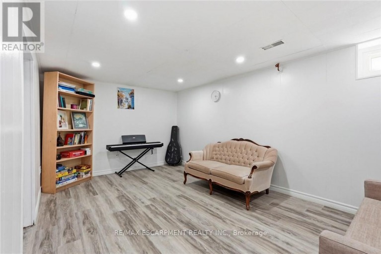 16 - 1420 GARTH STREET, Hamilton (Falkirk), Ontario, L9B1R6
