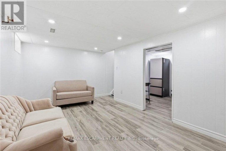 16 - 1420 GARTH STREET, Hamilton (Falkirk), Ontario, L9B1R6