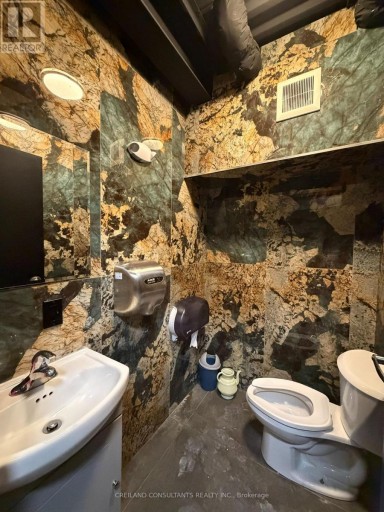 C104 & C105 (2ND FLOOR) - 55 LEBOVIC AVENUE, Toronto (Clairlea-Birchmount), Ontario, M1L0H2