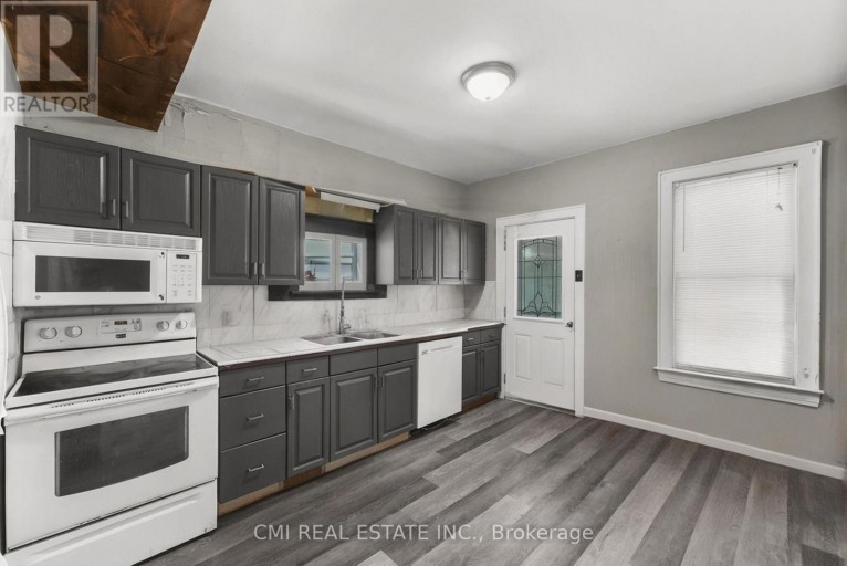433 LYDIA STREET, Sarnia, Ontario, N7T6P5