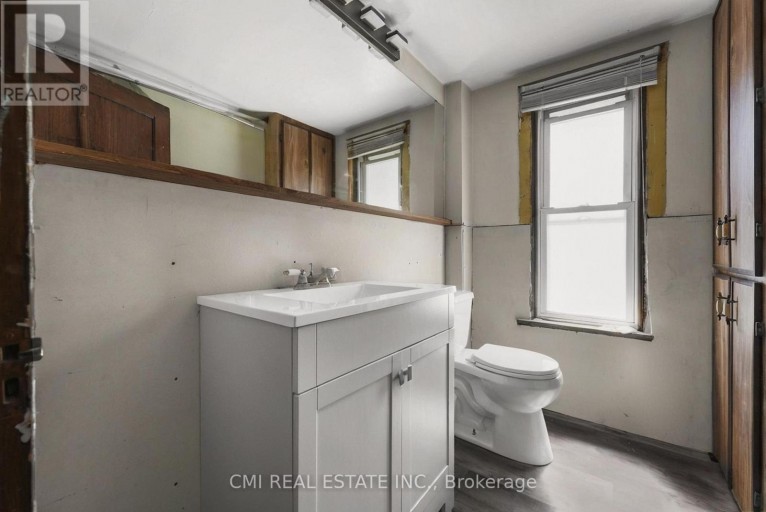 433 LYDIA STREET, Sarnia, Ontario, N7T6P5