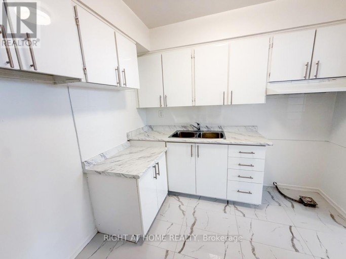 205 - 1440 LAWRENCE AVENUE W, Toronto (Maple Leaf), Ontario, M6L1B2