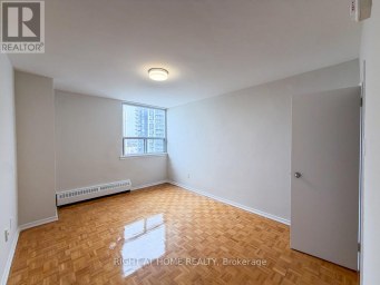 205 - 1440 LAWRENCE AVENUE W Toronto (Maple Leaf) Ontario photo 4
