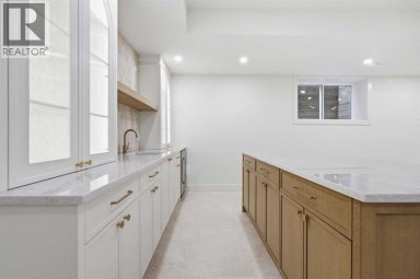 2131 29 Avenue SW Calgary Alberta photo 42