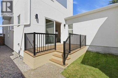 2131 29 Avenue SW Calgary Alberta photo 46