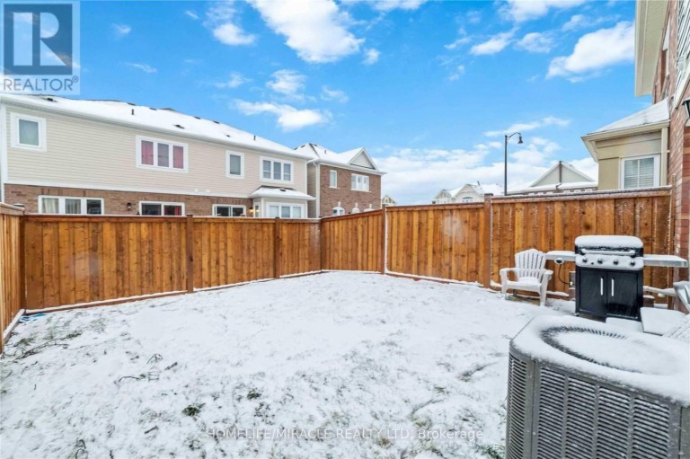21 DONLAMONT CIRCLE, Brampton (Northwest Brampton), Ontario, L7A4T5