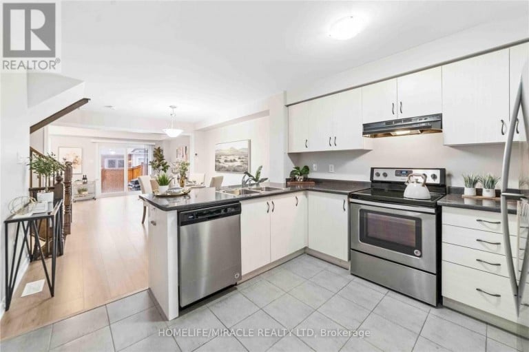 21 DONLAMONT CIRCLE, Brampton (Northwest Brampton), Ontario, L7A4T5