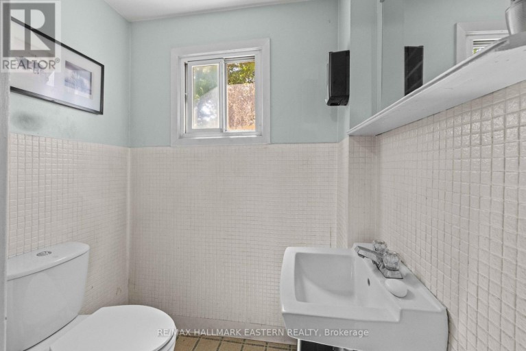 220 DUBLIN STREET, Peterborough (Town Ward 3), Ontario, K9H3B7