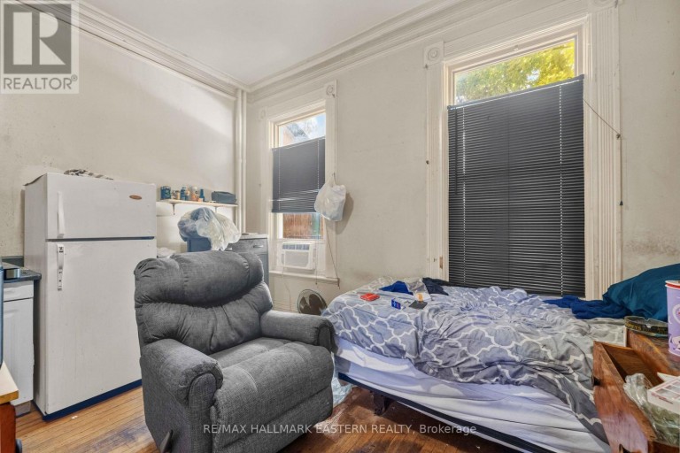 220 DUBLIN STREET, Peterborough (Town Ward 3), Ontario, K9H3B7