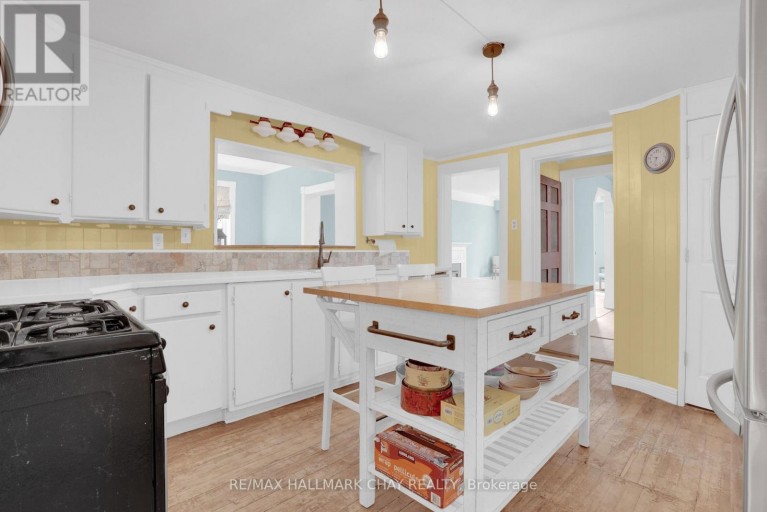 34 NORTH STREET N, Barrie (Wellington), Ontario, L4M2R9