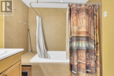 34 NORTH STREET N Barrie (Wellington) Ontario photo 22