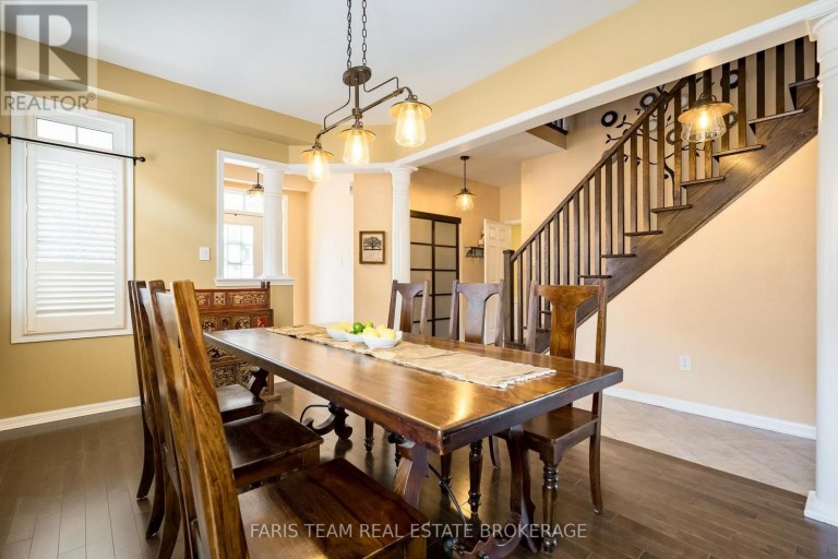 111 MONARCHY STREET, Barrie (Innis-Shore), Ontario, L4M0E3